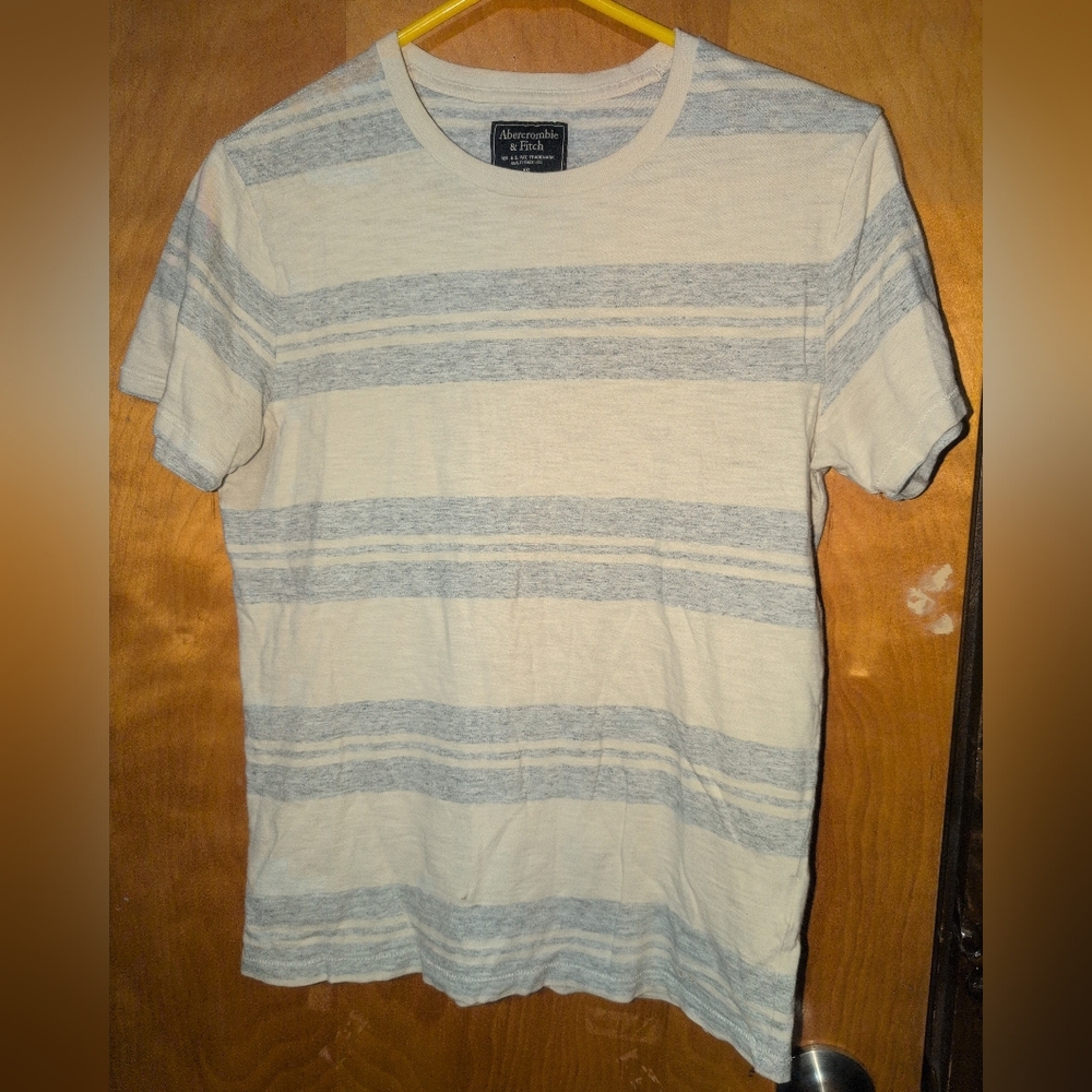 Abercrombie & Fitch Woman's Xs T-shirt